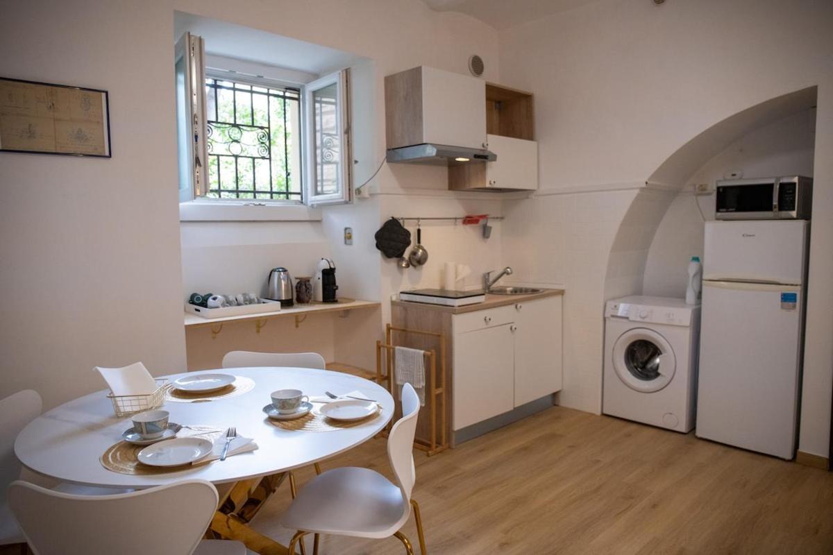 Apartment Statilia 1 *